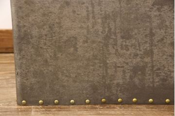 和製アンティーク　レア!　無骨なデザインが目を引くアルミ製の収納BOX(収納箱)(R-052770)