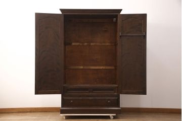 中古　レア!　松本民芸家具　重厚感ある佇まいが目を引くC型洋服タンス(ワードローブ、衣装箪笥)(定価約65万円)(R-052778)