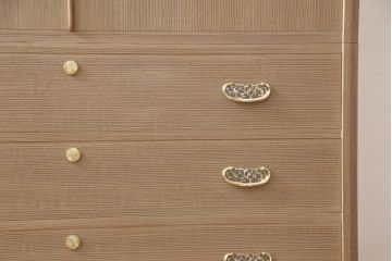 中古　超美品　伝統工芸士・土田耕一作　美しい梅の飾り金具が上品さを漂わせる加茂総桐箪笥(定価約150万円)(総桐たんす、桐タンス、着物箪笥、和タンス)(R-052782)