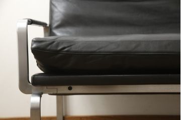 デンマークビンテージ　希少!!　モビリア(mobilia)　BO-EX社製　メンズライクの空間づくりに活躍する本革3人掛けソファ(三人掛け、ヴィンテージ、応接セット)(R-052798)