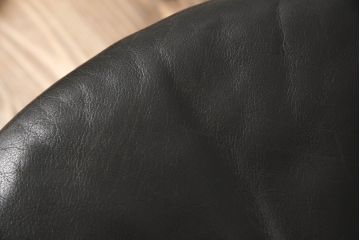 デンマークビンテージ　希少!!　モビリア(mobilia)　BO-EX社製　メンズライクの空間づくりに活躍する本革スツール(一人掛け、1人掛け、椅子、ヴィンテージ、応接セット、北欧)(R-052801)