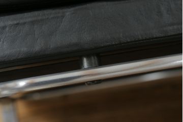 ドイツビンテージ　mobilia(モビリア)社取り扱い　キルインターナショナル(Kill International)　ホルスト・ブリューニング (Horst Bruning)デザイン　本革スツール(一人掛けソファ、1人掛け、椅子、ヴィンテージ)(R-052802)