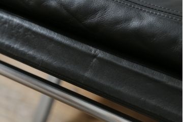 ドイツビンテージ　mobilia(モビリア)社取り扱い　キルインターナショナル(Kill International)　ホルスト・ブリューニング (Horst Bruning)デザイン　本革スツール(一人掛けソファ、1人掛け、椅子、ヴィンテージ)(R-052802)