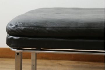 ドイツビンテージ　mobilia(モビリア)社取り扱い　キルインターナショナル(Kill International)　ホルスト・ブリューニング (Horst Bruning)デザイン　本革スツール(一人掛けソファ、1人掛け、椅子、ヴィンテージ)(R-052803)