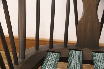 中古　極美品　ERCOL(アーコール)　カントリーやナチュラルスタイルに取り入れたい1人掛けソファ(一人掛けソファ、アームチェア)(R-052806)