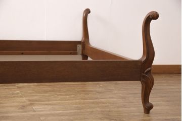 中古　DREXEL HERITAGE(ドレクセルヘリテイジ)　Touraine(ツーレイン)　猫脚のデザインがアクセントのベッドフレーム(シングル、セミダブル)(R-052829)