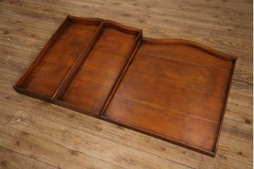 中古　美品　サァラ麻布取り扱い　イタリア高級輸入家具　象嵌細工と真鍮(黄銅)金具の細やかな作りが素晴らしいレザートップデスク(定価約90万円)(ワークデスク、在宅ワーク、在宅用、テーブル、作業台)(R-052830)