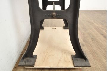 フランスアンティーク　インダストリアル　鋳物脚が無骨で格好いい作業台(ダイニングテーブル、コンソールテーブル)(R-052831)