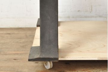 フランスアンティーク　インダストリアル　鋳物脚が無骨で格好いい作業台(ダイニングテーブル、コンソールテーブル)(R-052831)