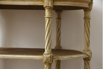 フランスアンティーク　高級品　ブロカント　凝ったつくりや彫刻が素晴らしい味わいを醸し出すサイドテーブル(オケージョナルテーブル、コンソールテーブル)(R-052832)