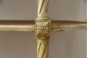 フランスアンティーク　高級品　ブロカント　凝ったつくりや彫刻が素晴らしい味わいを醸し出すサイドテーブル(オケージョナルテーブル、コンソールテーブル)(R-052832)
