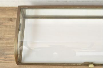 フランスアンティーク　真鍮枠がおしゃれなRガラス卓上ショーケース(ガラスケース、店舗什器)(R-052834)
