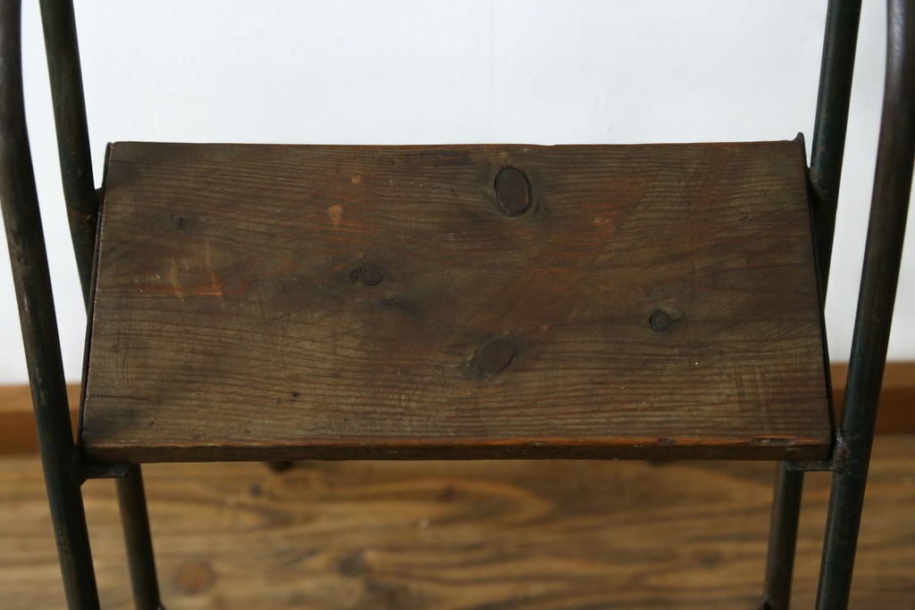 フランスアンティーク　店舗のディスプレイとしてもおすすめな脚立　(R-052839)