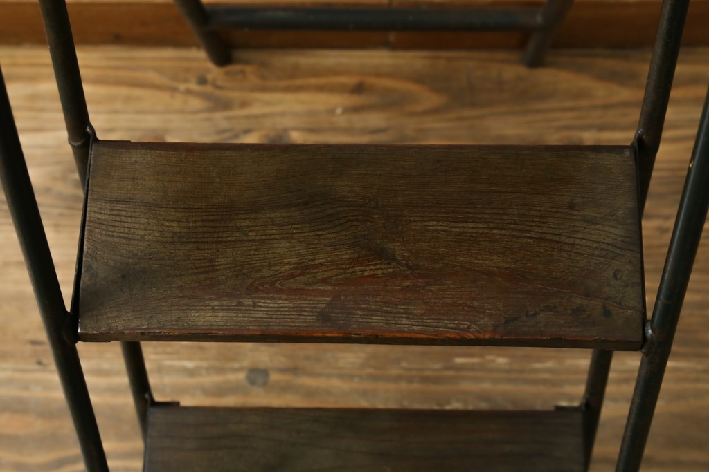 フランスアンティーク　店舗のディスプレイとしてもおすすめな脚立　(R-052839)