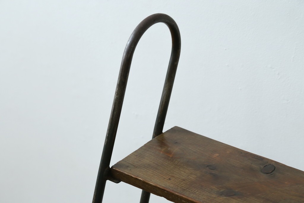 フランスアンティーク　店舗のディスプレイとしてもおすすめな脚立　(R-052839)