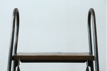 フランスアンティーク　店舗のディスプレイとしてもおすすめな脚立　(R-052839)