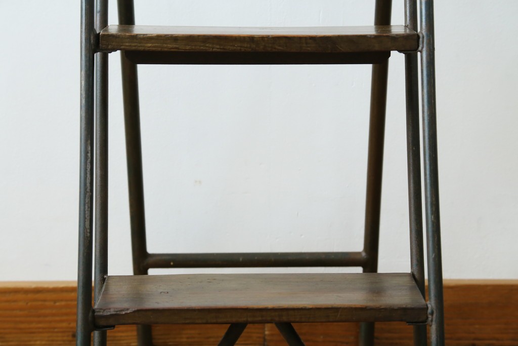 フランスアンティーク　店舗のディスプレイとしてもおすすめな脚立　(R-052839)