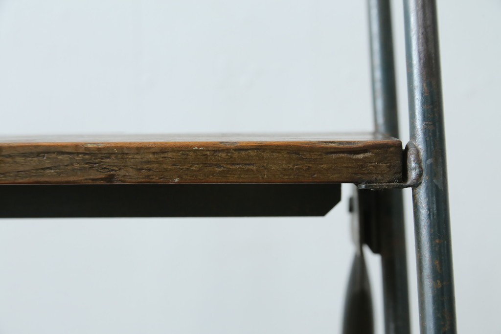 フランスアンティーク　店舗のディスプレイとしてもおすすめな脚立　(R-052839)