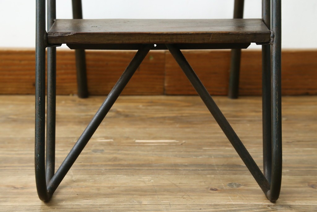 フランスアンティーク　店舗のディスプレイとしてもおすすめな脚立　(R-052839)