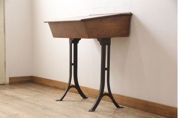 フランスアンティーク　ちょっとした収納としても使える鉄脚のスクールデスク(机、在宅ワーク、在宅用収納)(R-052840)