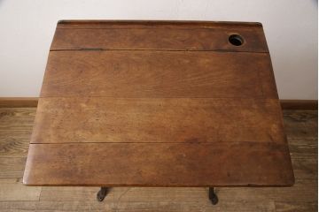 フランスアンティーク　ちょっとした収納としても使える鉄脚のスクールデスク(机、在宅ワーク、在宅用収納)(R-052840)