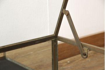 フランスアンティーク　激レアデザイン!　真鍮枠　背板が鏡張りで広々見えるRガラス卓上ショーケース(ガラスケース、陳列棚、店舗什器)(R-052842)
