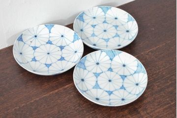 江戸期　古伊万里　菊花尽し　染付五寸五分皿3枚セット(和食器、小皿)(R-052852)