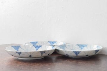 江戸期　古伊万里　菊花尽し　染付五寸五分皿3枚セット(和食器、小皿)(R-052853)