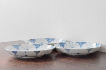 江戸期　古伊万里　菊花尽し　染付五寸五分皿3枚セット(和食器、小皿)(R-052854)