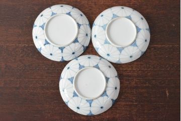 江戸期　古伊万里　菊花尽し　染付五寸五分皿3枚セット(和食器、小皿)(R-052854)