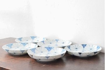 江戸期　古伊万里　菊花尽し　染付五寸五分皿5枚セット(和食器、小皿)(R-052855)