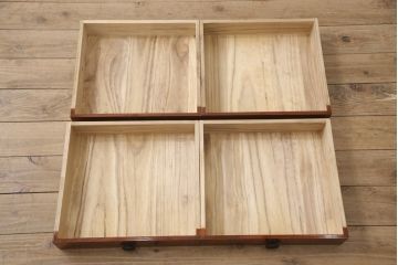 中古　美品　三方ケヤキ材　一際手の込んだ手打ち金具が目を引く佐渡帳場箪笥(定価約110万円)(帳箱、船箪笥、小箪笥、引き出し、小物収納)(R-052861)