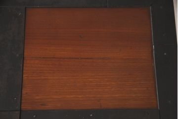中古　美品　三方ケヤキ材　一際手の込んだ手打ち金具が目を引く佐渡帳場箪笥(定価約110万円)(帳箱、船箪笥、小箪笥、引き出し、小物収納)(R-052861)