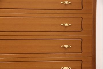 未使用新古品　高級品!　松創(マツソウ)　チーク材　洗練された佇まいとつくりの良さが魅力的な整理タンス(定価約150万円)(和タンス、和箪笥、引き出し)(R-052863)