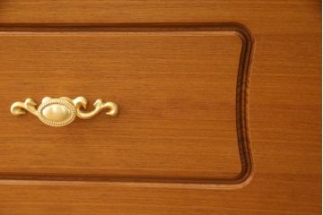 未使用新古品　高級品!　松創(マツソウ)　チーク材　洗練された佇まいとつくりの良さが魅力的な整理タンス(定価約150万円)(和タンス、和箪笥、引き出し)(R-052863)