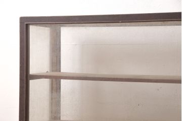和製アンティーク　取り入れやすいサイズ感が魅力的な薄型ガラスケース(ショーケース、店舗什器)(R-052866)