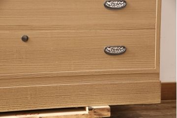 中古　モダンな佇まいに生まれ変わる加茂総桐箪笥(並厚、総桐たんす、着物箪笥、衣装タンス)(R-052869)