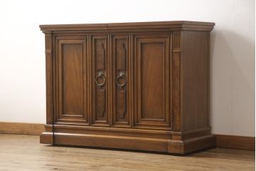 中古　美品　DREXEL HERITAGE(ドレクセルヘリテイジ)　FRANCESCA(フランチェスカ)シリーズ　拡張式の天板が付いたサイドボード(サーバー、カウンター、収納棚、キャビネット)(R-052873)