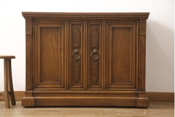 中古　美品　DREXEL HERITAGE(ドレクセルヘリテイジ)　FRANCESCA(フランチェスカ)シリーズ　拡張式の天板が付いたサイドボード(サーバー、カウンター、収納棚、キャビネット)(R-052873)