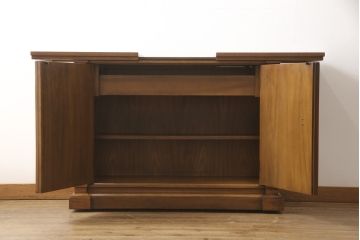 中古　美品　DREXEL HERITAGE(ドレクセルヘリテイジ)　FRANCESCA(フランチェスカ)シリーズ　拡張式の天板が付いたサイドボード(サーバー、カウンター、収納棚、キャビネット)(R-052873)