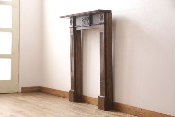 イギリスアンティーク　オーク材　小振りなサイズがかわいらしいマントルピース(暖炉、ファイヤープレイス、ディスプレイ)(R-052875)