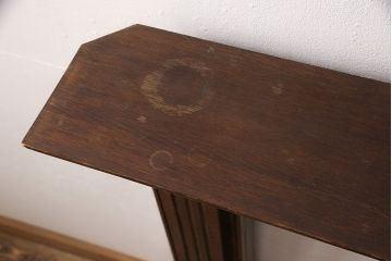 イギリスアンティーク　オーク材　小振りなサイズがかわいらしいマントルピース(暖炉、ファイヤープレイス、ディスプレイ)(R-052875)