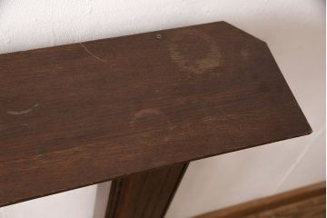 イギリスアンティーク　オーク材　小振りなサイズがかわいらしいマントルピース(暖炉、ファイヤープレイス、ディスプレイ)(R-052875)