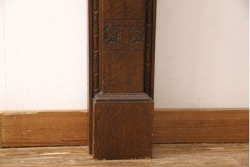 イギリスアンティーク　オーク材　小振りなサイズがかわいらしいマントルピース(暖炉、ファイヤープレイス、ディスプレイ)(R-052875)