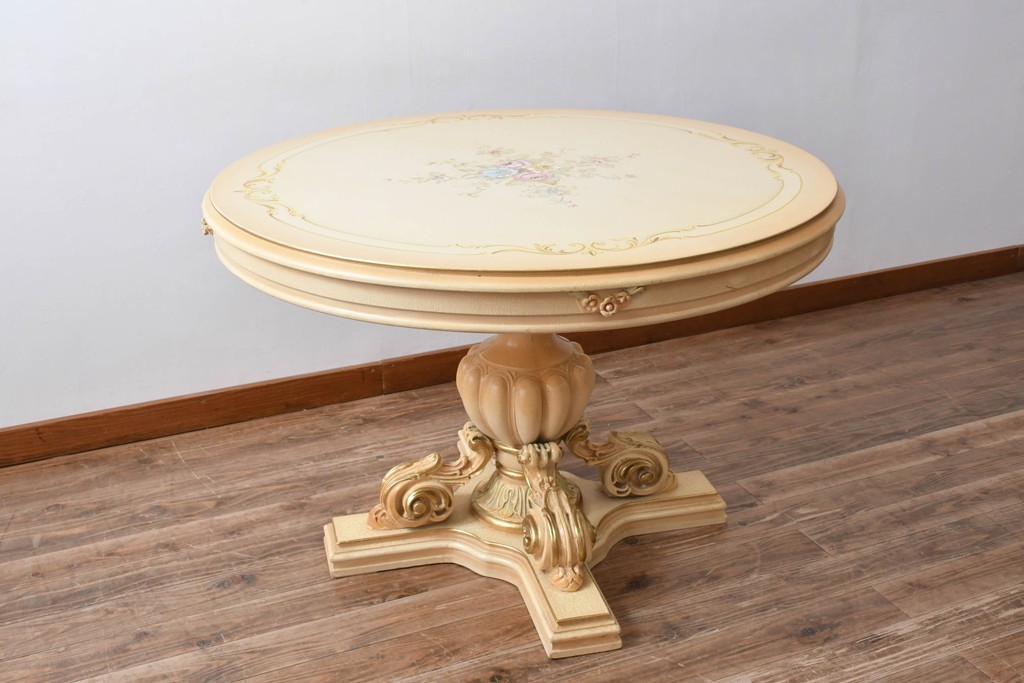 ヨーロッパビンテージ　イタリア輸入家具　ロココ調　見事な彫刻と天板の花の絵が優雅なダイニングテーブル　(R-052878)