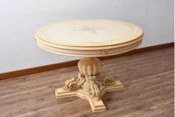 ヨーロッパビンテージ　イタリア輸入家具　ロココ調　見事な彫刻と天板の花の絵が優雅なダイニングテーブル　(R-052878)