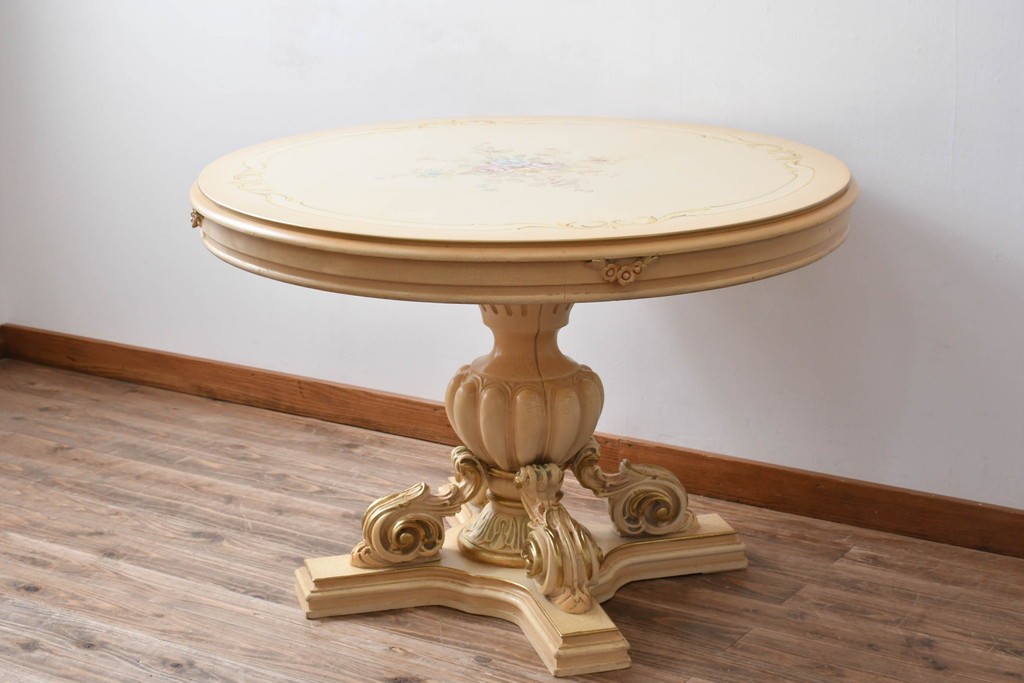 ヨーロッパビンテージ　イタリア輸入家具　ロココ調　見事な彫刻と天板の花の絵が優雅なダイニングテーブル　(R-052878)