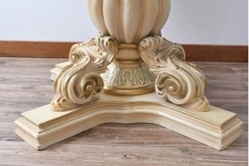 ヨーロッパビンテージ　イタリア輸入家具　ロココ調　見事な彫刻と天板の花の絵が優雅なダイニングテーブル　(R-052878)