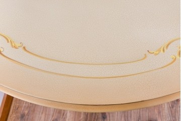 ヨーロッパビンテージ　イタリア輸入家具　ロココ調　見事な彫刻と天板の花の絵が優雅なダイニングテーブル　(R-052878)