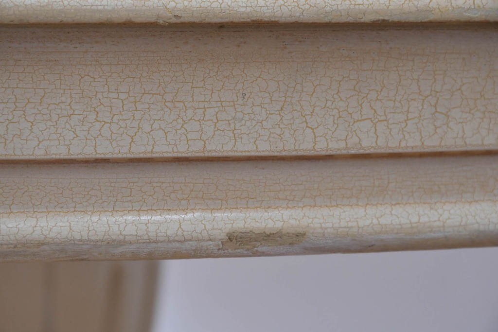 ヨーロッパビンテージ　イタリア輸入家具　ロココ調　見事な彫刻と天板の花の絵が優雅なダイニングテーブル　(R-052878)